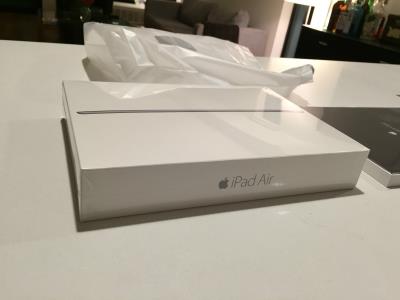 Apple iPad Air Wi-Fi +4 G 128Gb (Silver)